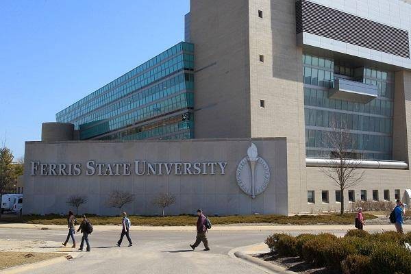 2022 Founder’s Scholarships at Ferris State University, USA