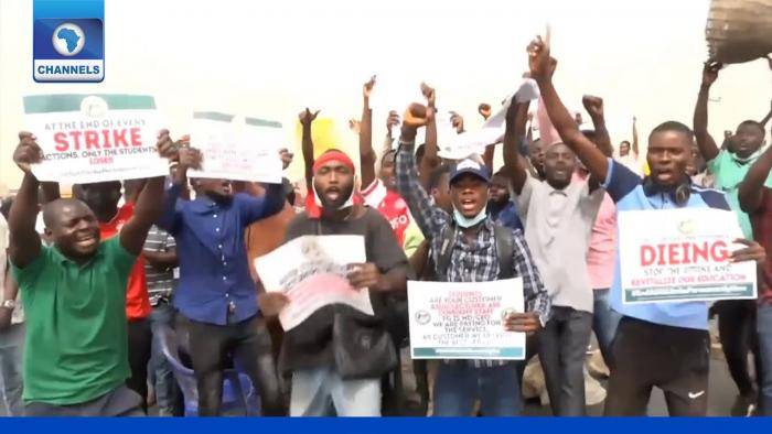 Northern students protest against ASUU strike, block expressway