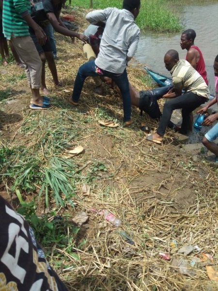 FUTA Students Drown While Taking Selfie On A Canoe