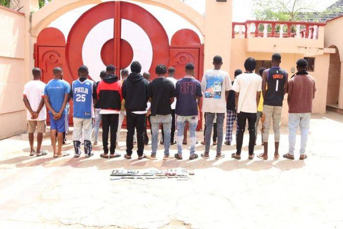 EFCC arrests a corps member and 18 others for internet fraud