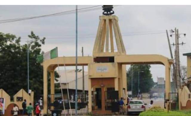Armed robbers attack Ibadan Poly, shoot lecturer
