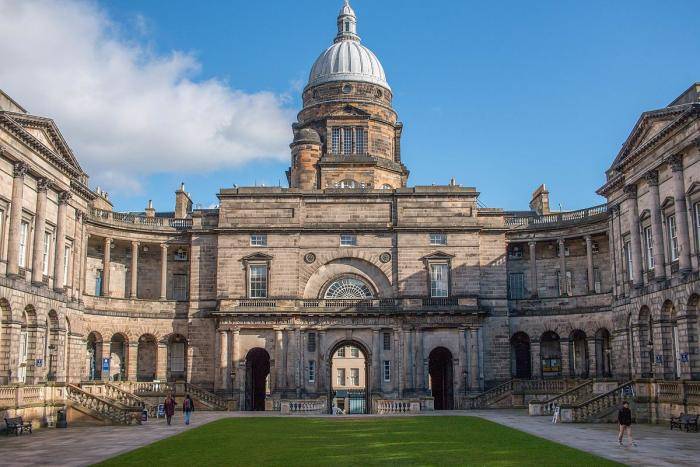 2022 Glenmore Medical Scholarship at University of Edinburgh, UK