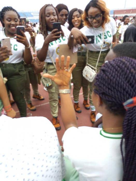 Man Proposes To His Fiancee During Her NYSC POP