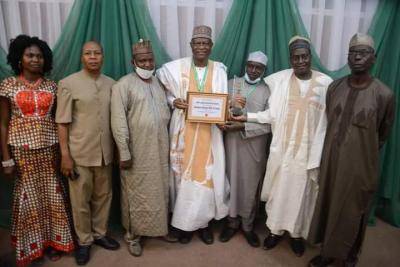 UNIABUJA vice-chancellor honoured with vice-chancellor of the year award