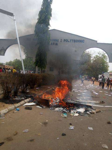 Just in: Riot in Lafia poly over closure of registration portal