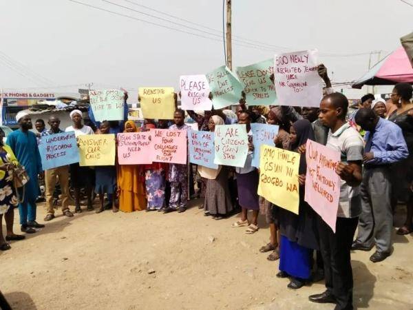 Osun teachers protest against sack by the state government