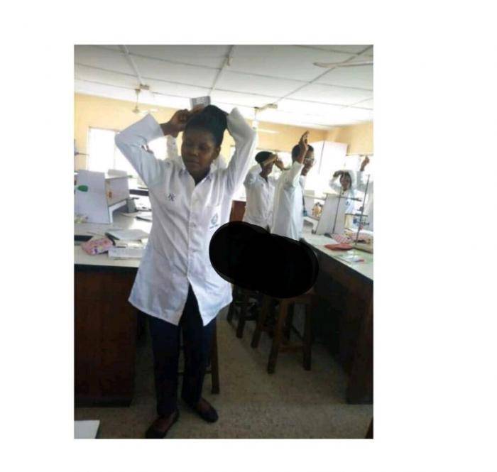 OOU 200L Pharmacy Students Asked To Raise Their Hands For Noise Making