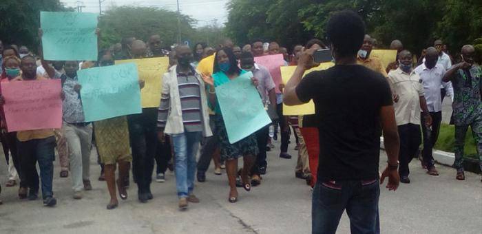 UNICAL lecturers protest over unpaid entitlements
