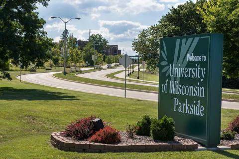 Distinguished Scholarships at University of Wisconsin Parkside, USA - 2022