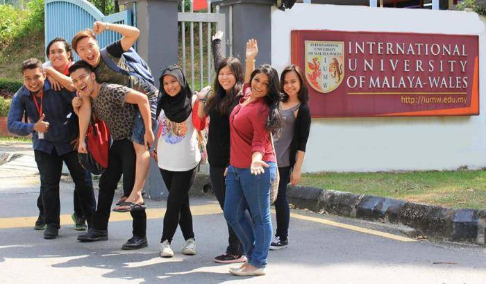 Entrance International Scholarships at University of Malaya-Wales, Malaysia 2022