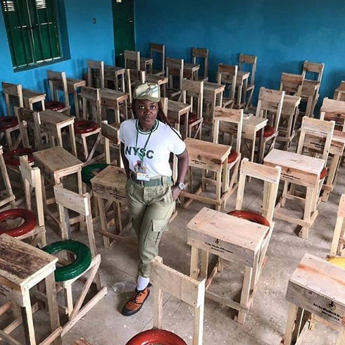 Corps Member Gifts 50 Desks to a School Where Students Sit on the Floor