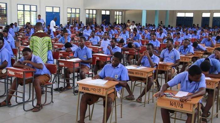 Bauchi Philanthropist Pays the Tuition of 300 Bauchi Students