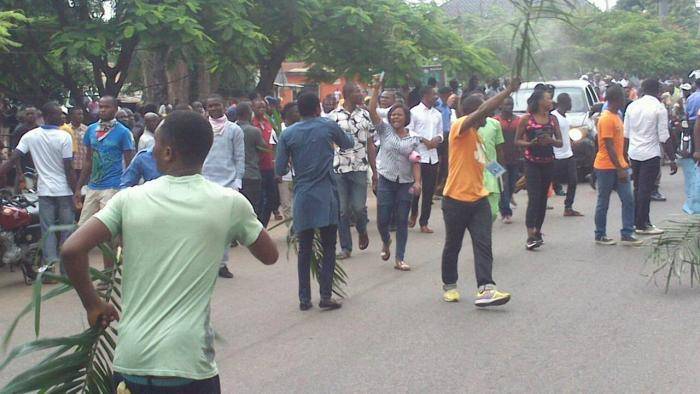 BSU Students Protest School Fees Hike, Barricade School Main Gate