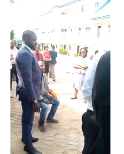 Kidnapper disguised as a parent arrested while trying to pick up kids from an Abuja school (video)