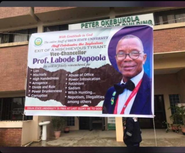 UNIOSUN staff members celebrate the death of the institution's vice-chancellor