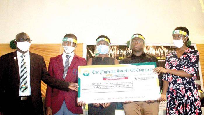 16 UTME Candidates Get Scholarships For their Excellent Performance
