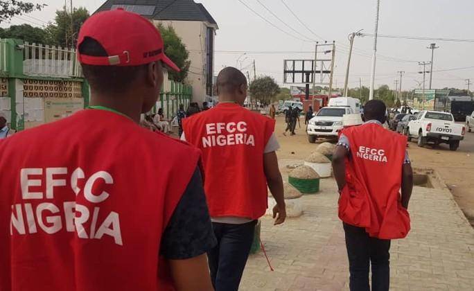 EFCC Arrest 30 Students of FUNAAB, MAPOLY and OOU over Internet Scam