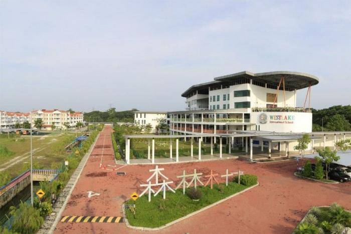 Tan Sri Hew Excellence Scholarships 2022 at Westlake International School – Malaysia